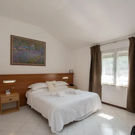 Hotel Elia 3*