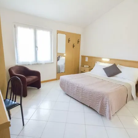 Hotel Elia 3*
